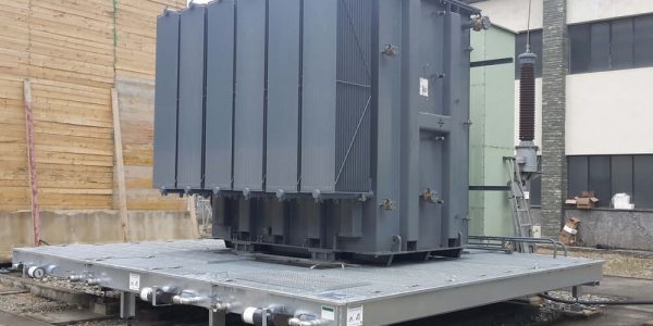 Modular containment bunds fitted with a fire extinguishing system